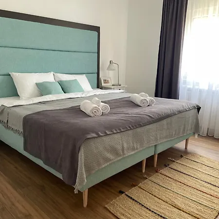 Deluxe Magnolia 2